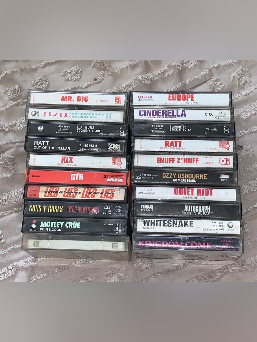 Lot of 20 Heavy Metal Hair Band 80s Cassettes Ratt Motley Crue Guns N Roses etc